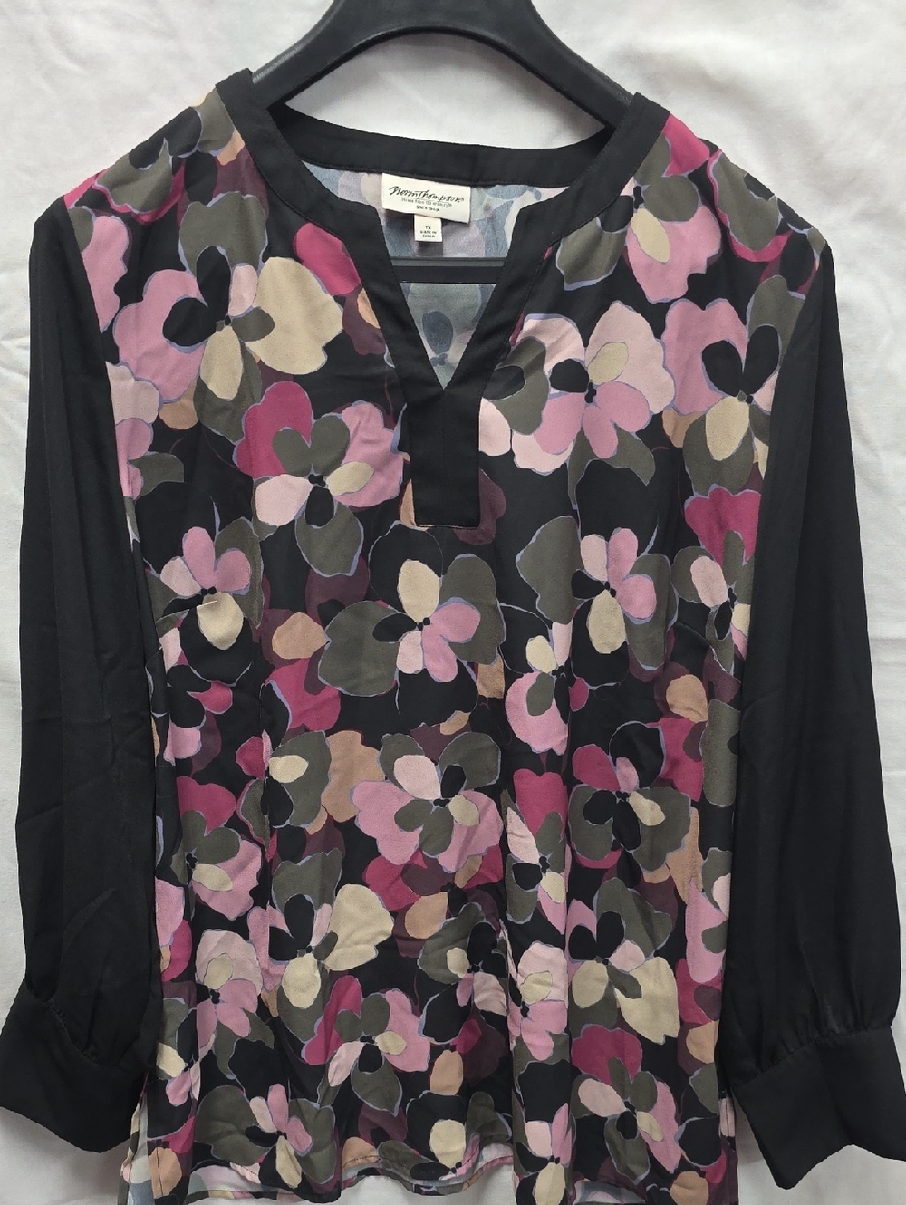 Norm Thompso  Black Floral V-Neck Blouse - Pink & Olive